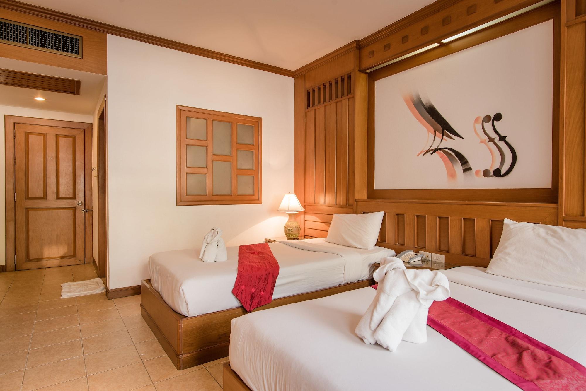 Cello Hotel Patong Exterior foto