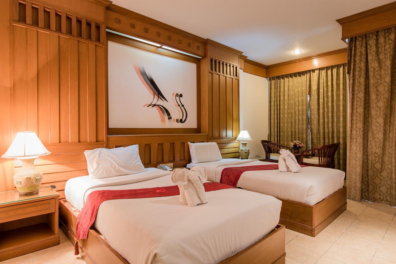 Cello Hotel Patong Exterior foto